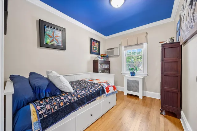 $1,130,000 | 27-01 167th Street | Murray Hill - Flushing