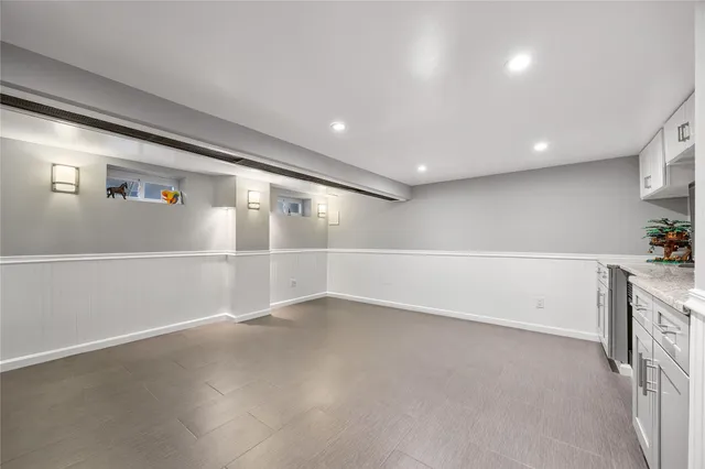 $1,130,000 | 27-01 167th Street | Murray Hill - Flushing