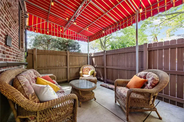 $1,130,000 | 27-01 167th Street | Murray Hill - Flushing