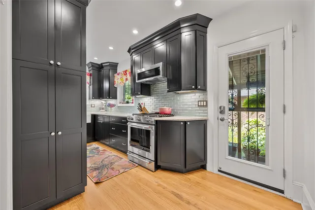 $1,130,000 | 27-01 167th Street | Murray Hill - Flushing