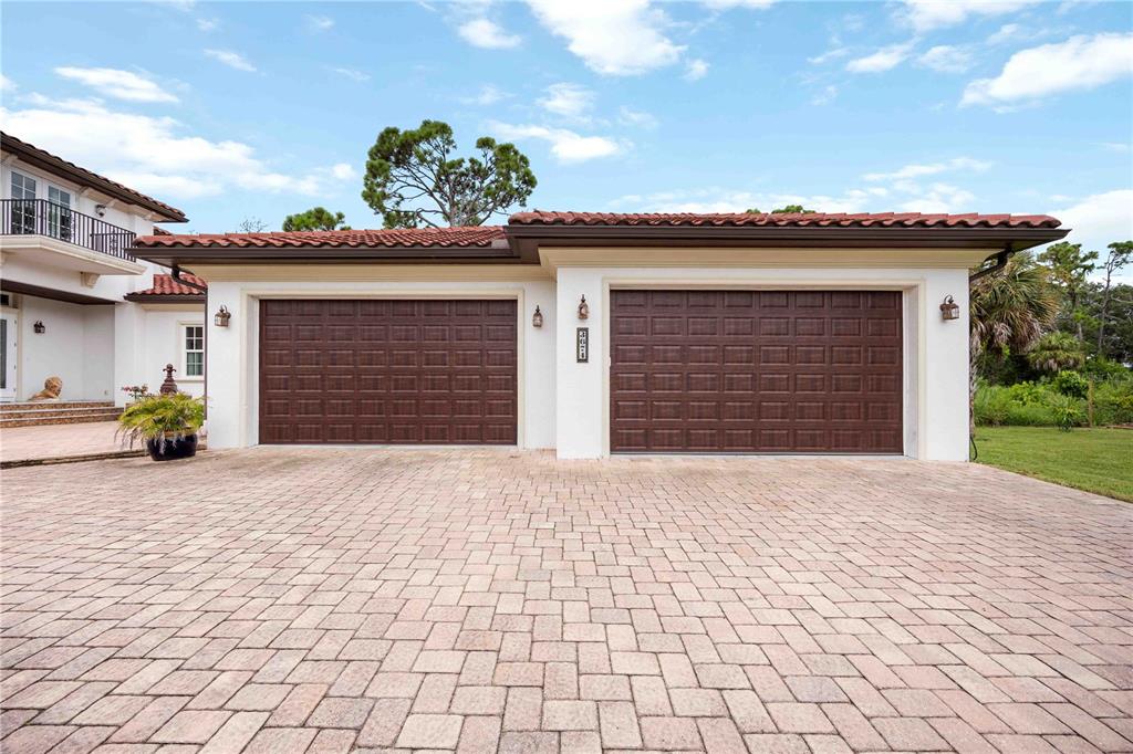 3674 Roslyn Road Venice, FL 34293 - Photo 3 of 72 a front view of a house