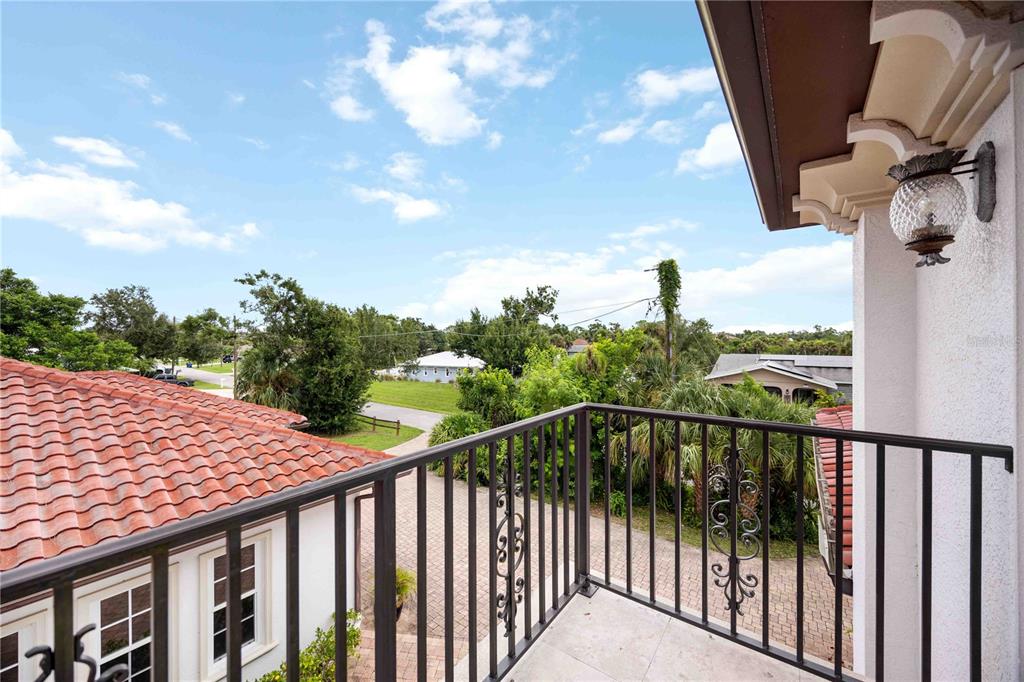 3674 Roslyn Road Venice, FL 34293 - Photo 50 of 72 a view of a balcony with yard