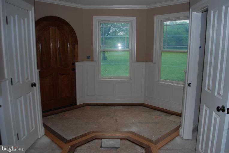 5176 Ritchie Road Bealeton, VA 22712 - Photo 10 of 21 Entrance / Foyer