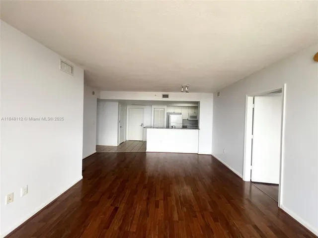 $2,595 | 19501 West Country Club Drive, Unit 712, Aventura, FL 33180