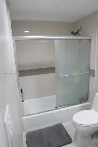 $2,600 | 19390 Collins Avenue, Unit 1422, Sunny Isles Beach, FL 33160