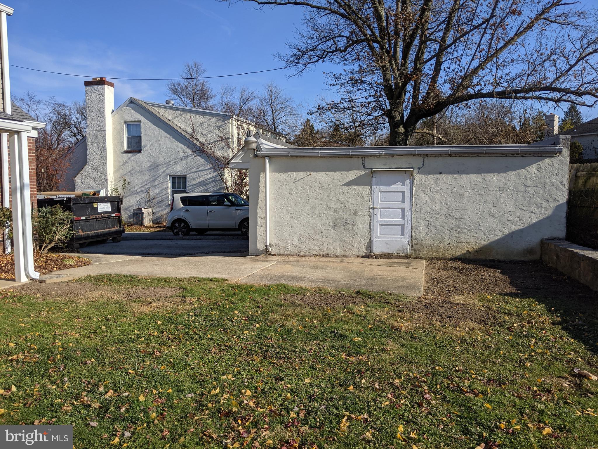 126 Fairfield Lane Wayne, PA 19087 - Photo 17 of 17 1 car garage plus parking pad, and private drive!!