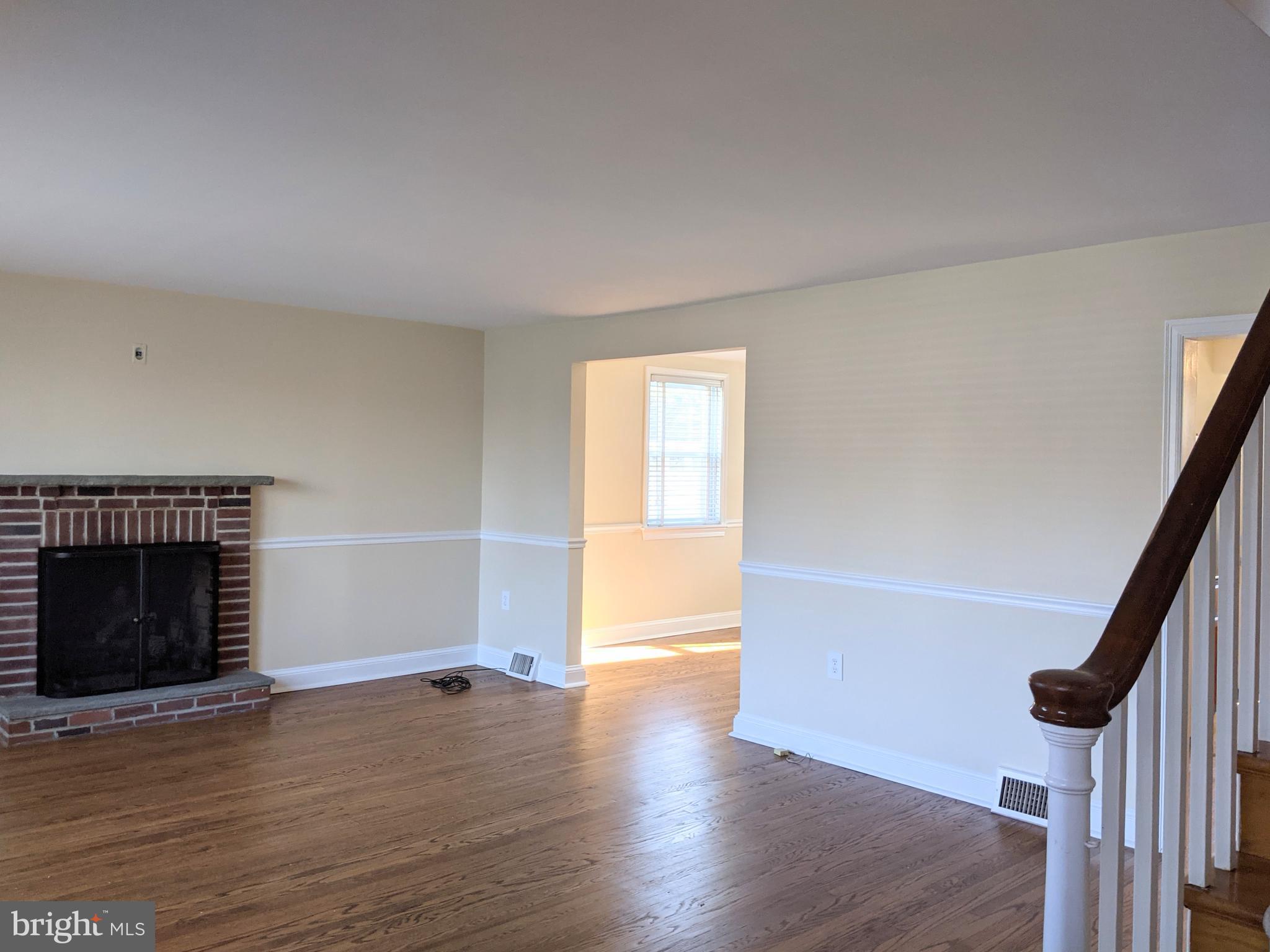 126 Fairfield Lane Wayne, PA 19087 - Photo 3 of 17 Living room w/beautiful hardwoods