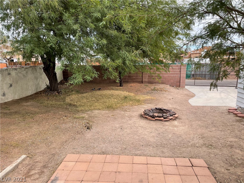 663 Avenue B Boulder City, NV 89005 - Photo 13 of 18
