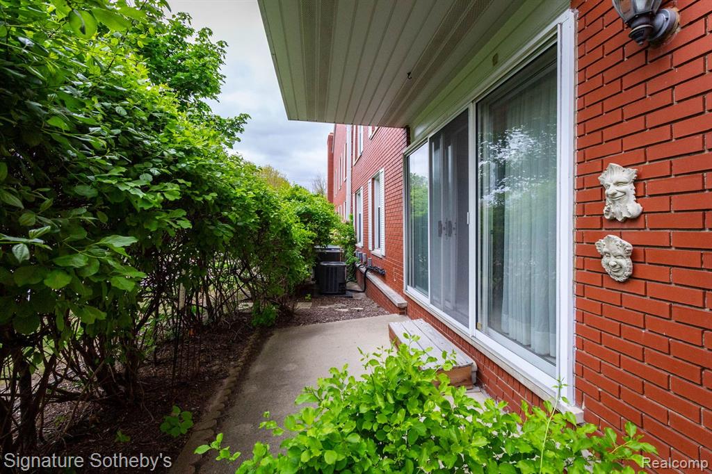 19710 West 13 Mile Road, Unit 101 Beverly Hills, MI 48025 - Photo 14 of 40