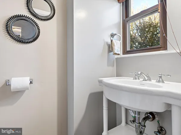 $2,350 | 122 Center Court, Wilmington, DE 19810