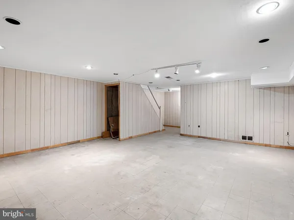 $2,350 | 122 Center Court, Wilmington, DE 19810