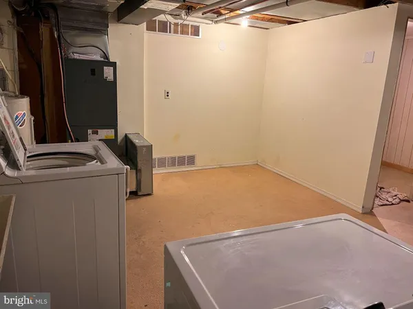 $2,350 | 122 Center Court, Wilmington, DE 19810