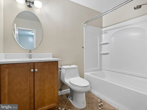 $2,350 | 122 Center Court, Wilmington, DE 19810