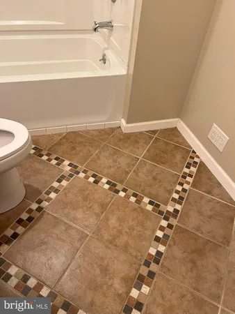 $2,350 | 122 Center Court, Wilmington, DE 19810