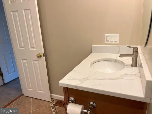 $2,350 | 122 Center Court, Wilmington, DE 19810