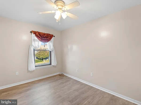 $2,350 | 122 Center Court, Wilmington, DE 19810