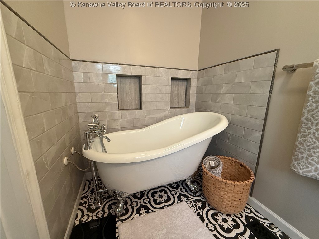 5336 Old Logan Road Logan, WV 25601 - Photo 18 of 24 Gallery Image 18