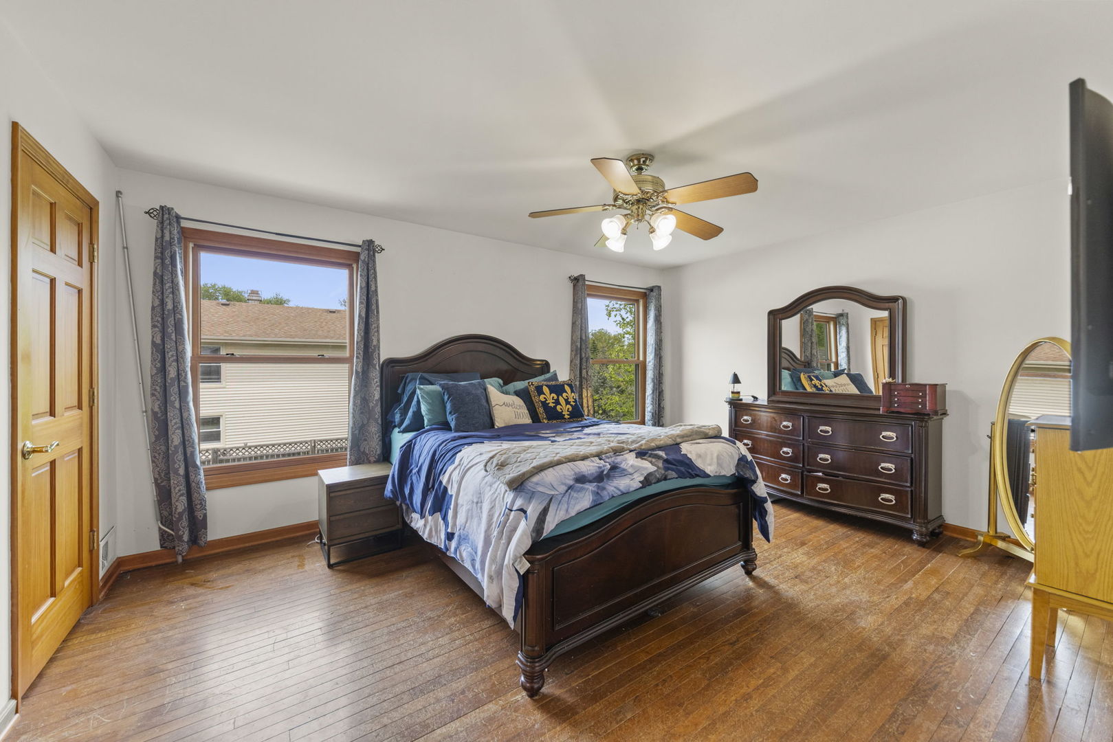 22-w054 Taylor Road Glen Ellyn, IL 60137 - Photo 11 of 20 Gallery Image 11