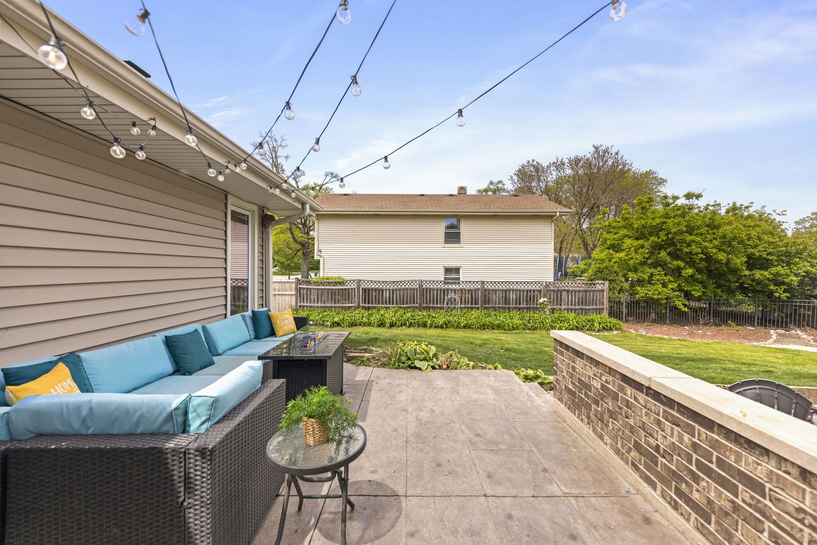 22-w054 Taylor Road Glen Ellyn, IL 60137 - Photo 16 of 20 Gallery Image 16