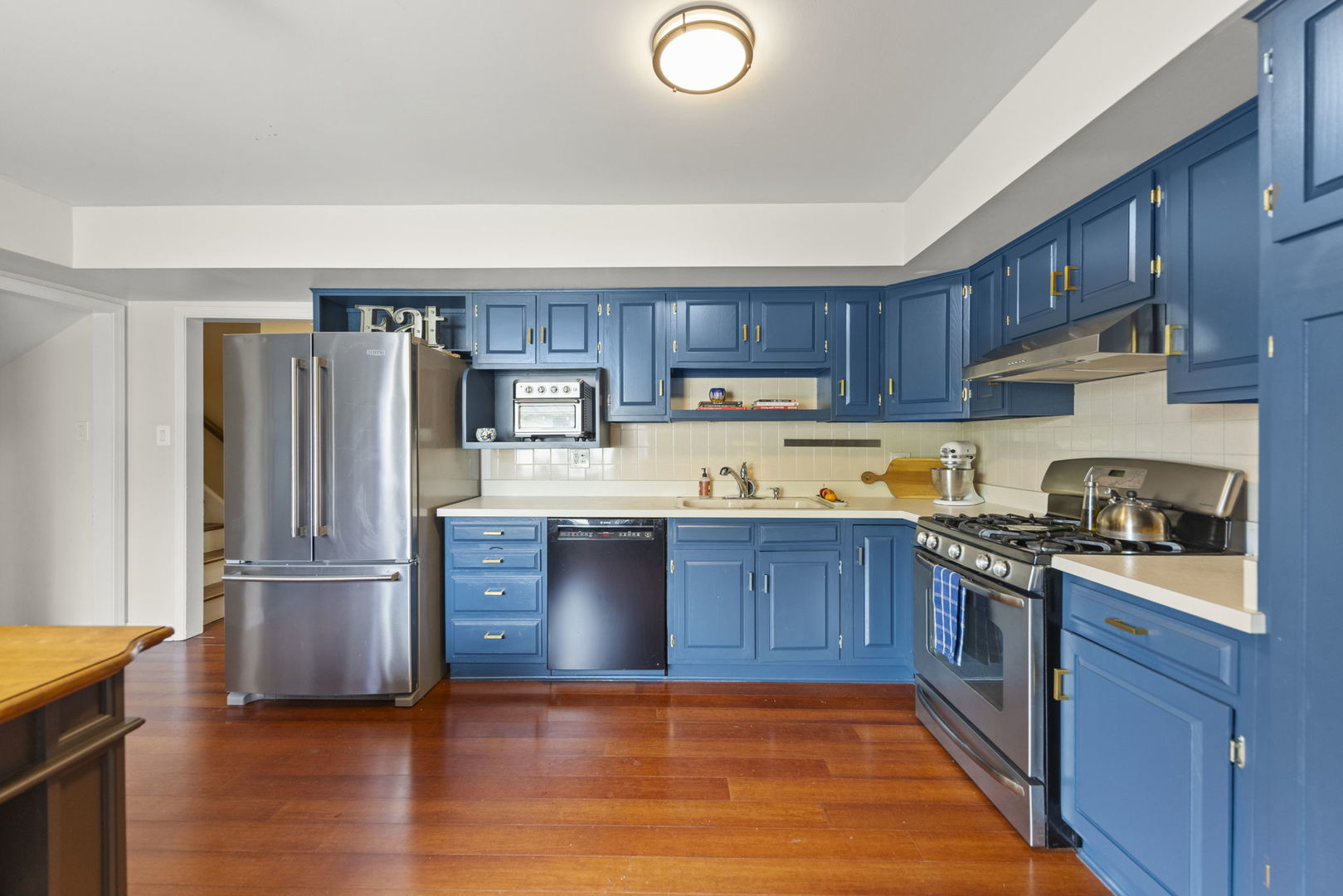 22-w054 Taylor Road Glen Ellyn, IL 60137 - Photo 3 of 20 Gallery Image 3