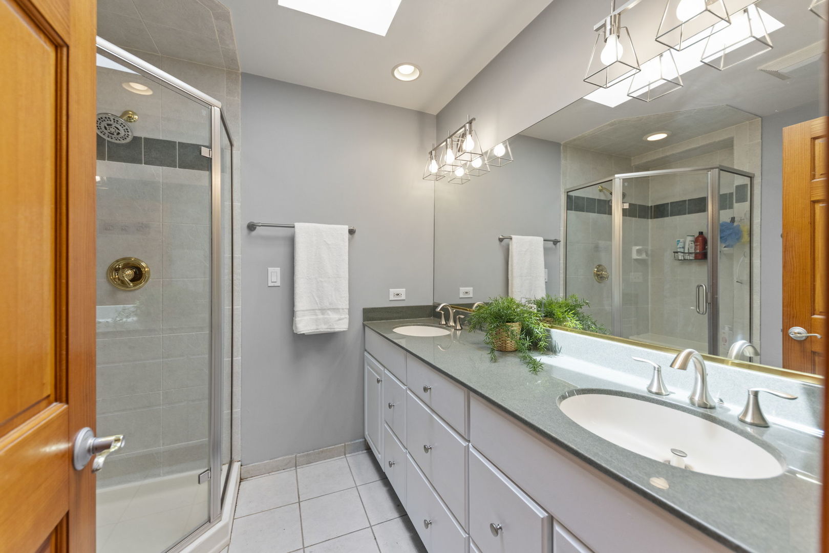 22-w054 Taylor Road Glen Ellyn, IL 60137 - Photo 10 of 20 Gallery Image 10