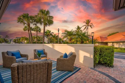 $895,000 | 1472 Via Cameron, Jupiter, FL 33477