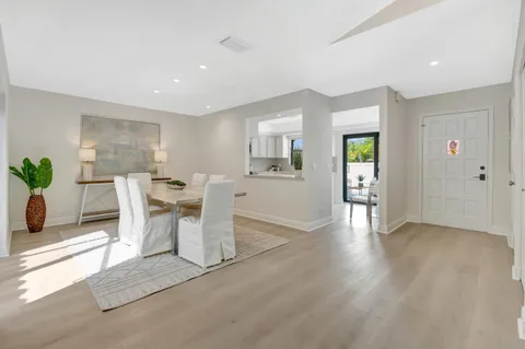 $895,000 | 1472 Via Cameron, Jupiter, FL 33477