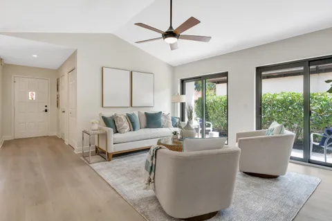 $895,000 | 1472 Via Cameron, Jupiter, FL 33477