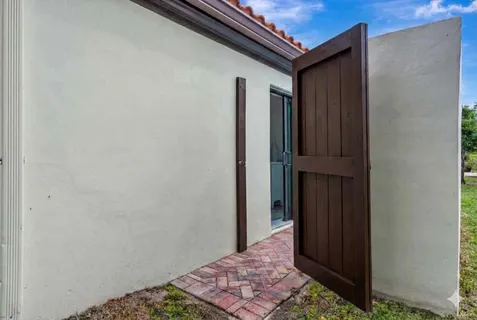 $895,000 | 1472 Via Cameron, Jupiter, FL 33477