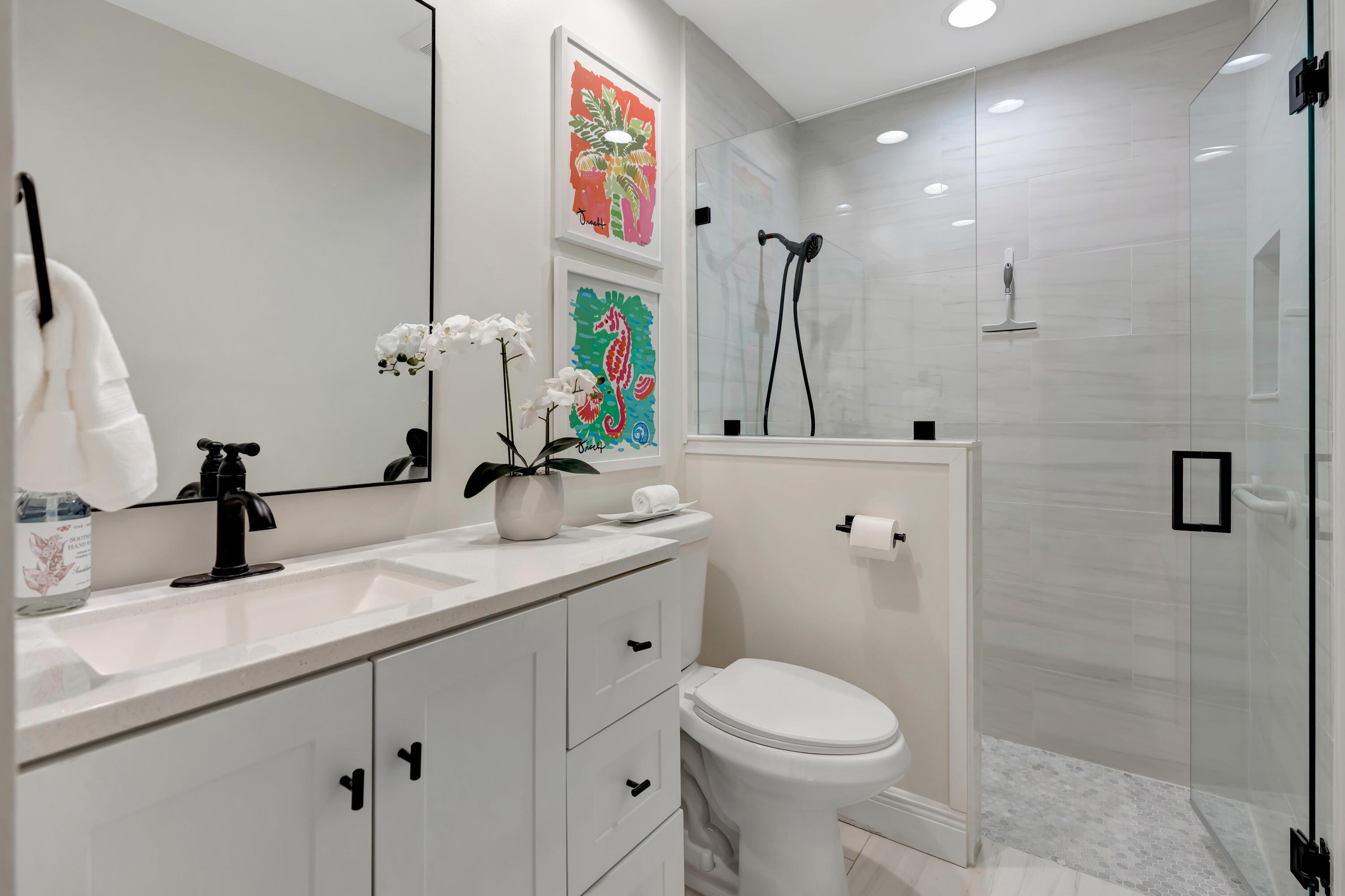 1472 Via Cameron Jupiter, FL 33477 - Photo 27 of 41 Guest bath