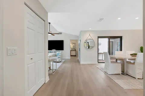 $895,000 | 1472 Via Cameron, Jupiter, FL 33477