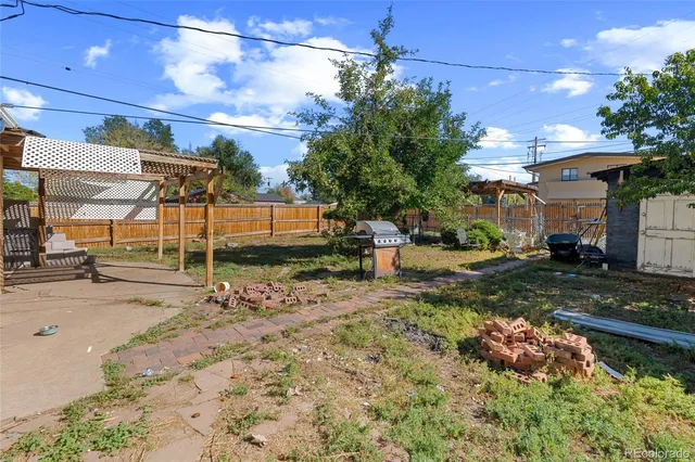 $320,000 | 1090 Hanover Street, Aurora, CO 80010