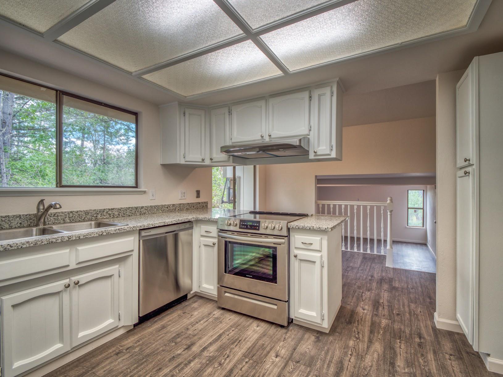 425 Crow Road Merlin, OR 97532 - Photo 5 of 43 Kitchen 2