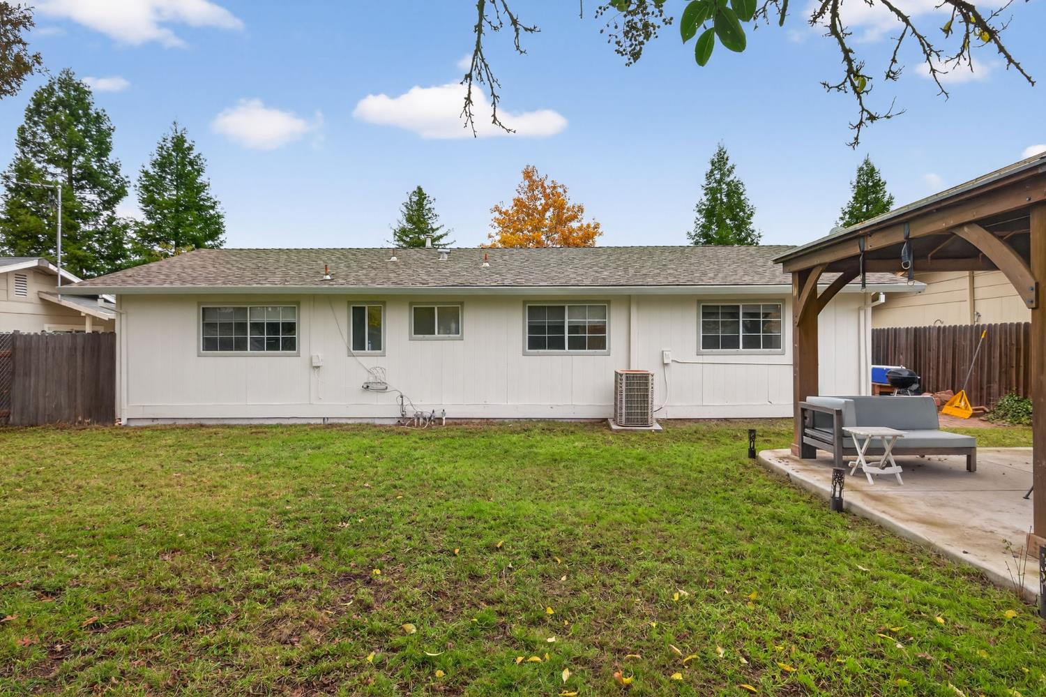 6816 Tareyton Way Citrus Heights, CA 95621 - Photo 30 of 46 a front view of a house with garden