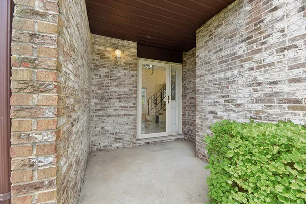 $259,900 | 19726 Lake Shore Dr Court, Lynwood, IL 60411