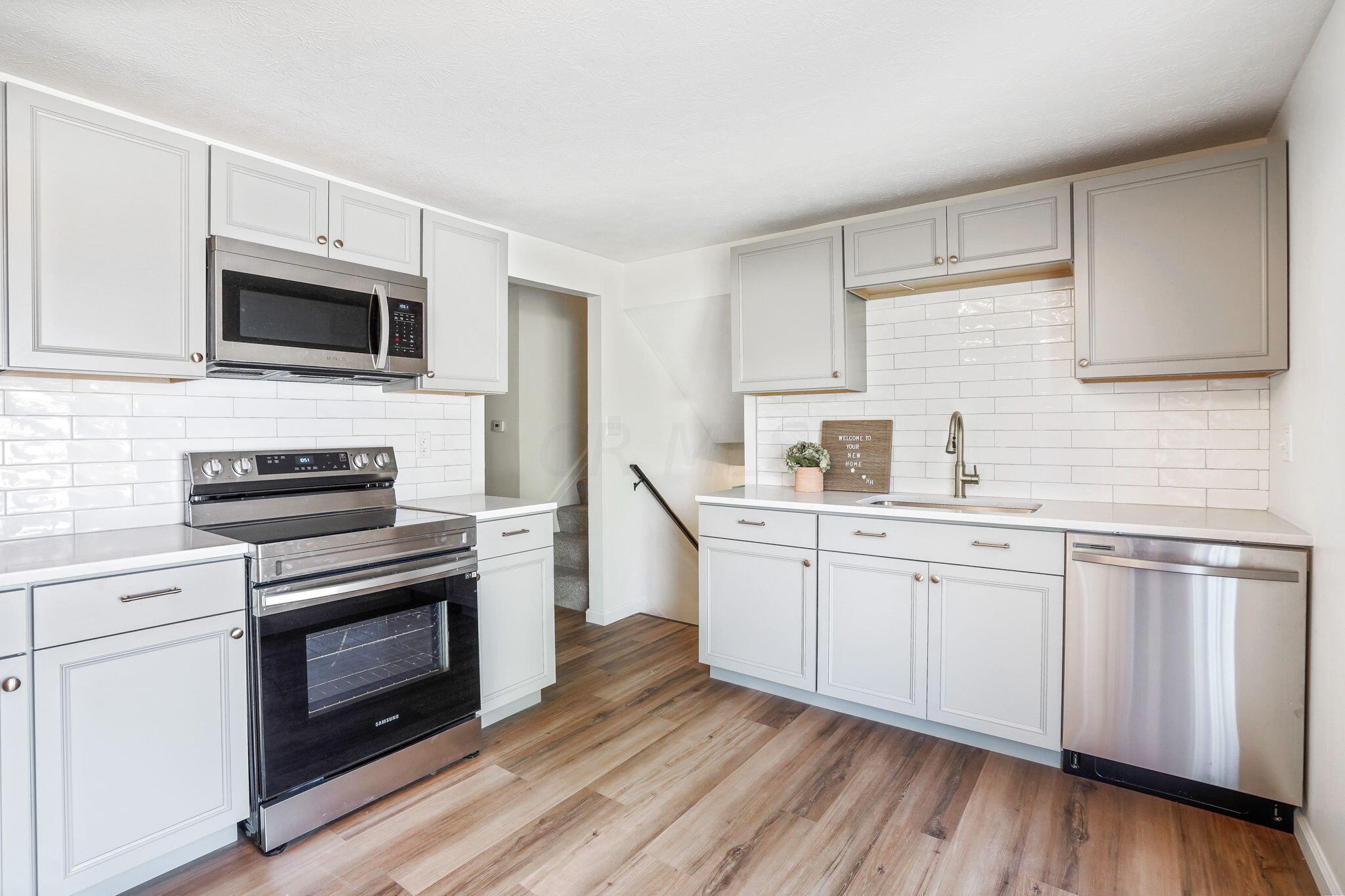 3827 Edendale Road Columbus, OH 43207 - Photo 13 of 32 Stainless Steel Appliances