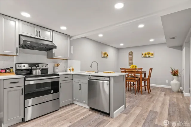 $690,000 | 842 South 143rd Place, Burien, WA 98168