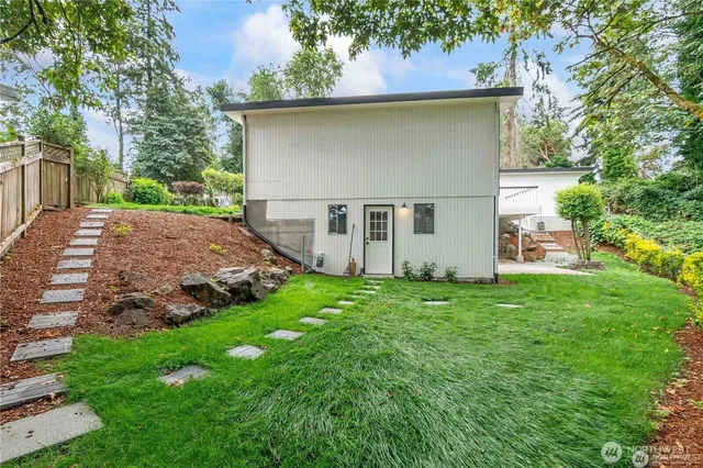 $690,000 | 842 South 143rd Place, Burien, WA 98168