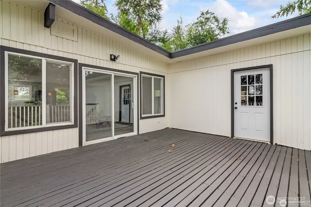 $690,000 | 842 South 143rd Place, Burien, WA 98168