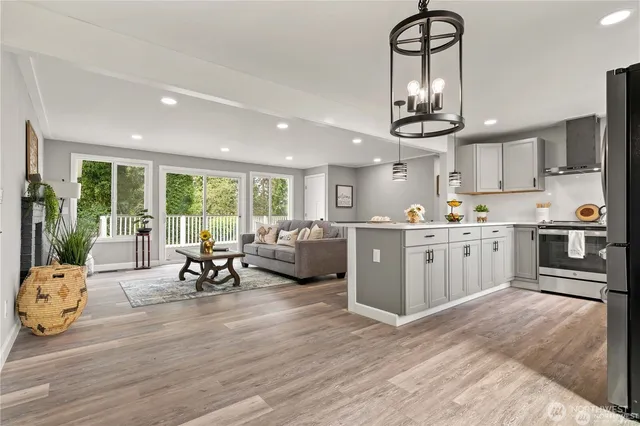 $690,000 | 842 South 143rd Place, Burien, WA 98168