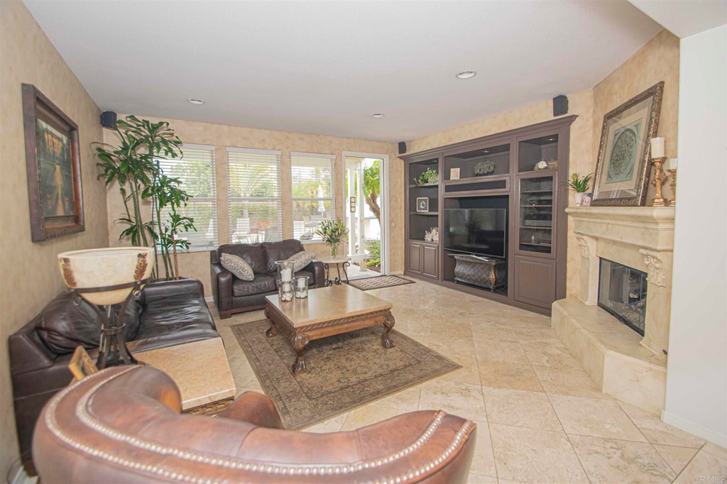 958 Merganser Lane Carlsbad, CA 92011 - Photo 4 of 14