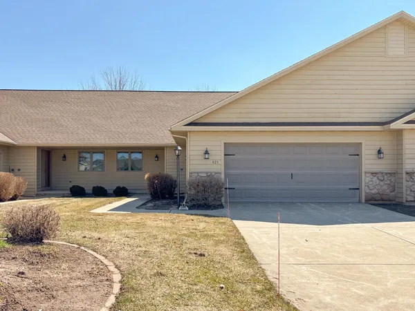 $314,900 | 425 Brookview Drive, Luxemburg, WI 54217