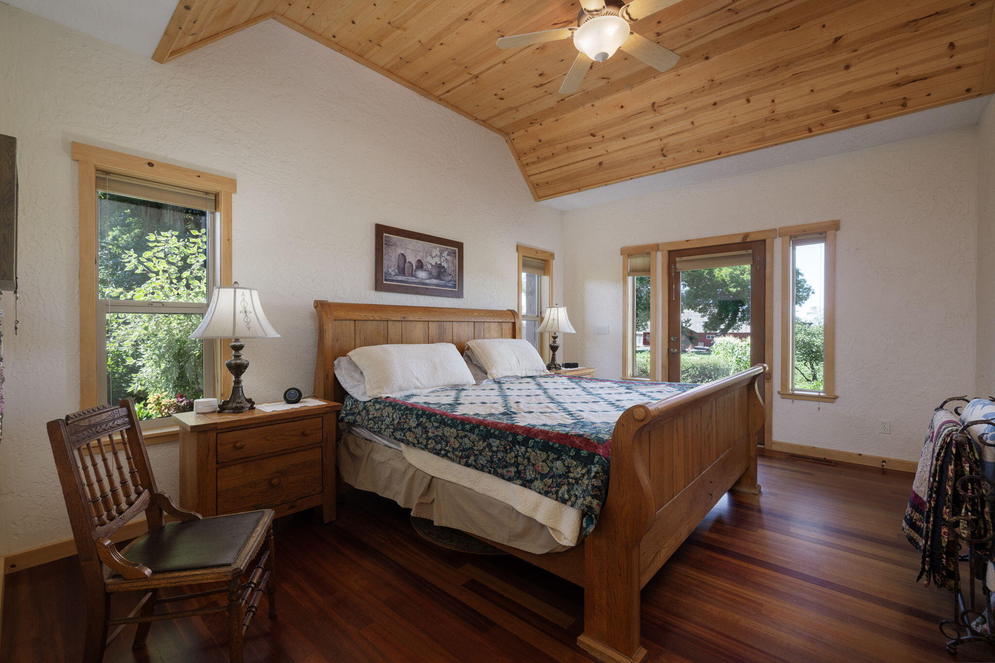 11311 Fleming Road Powell Butte, OR 97753 - Photo 28 of 58 primary suite