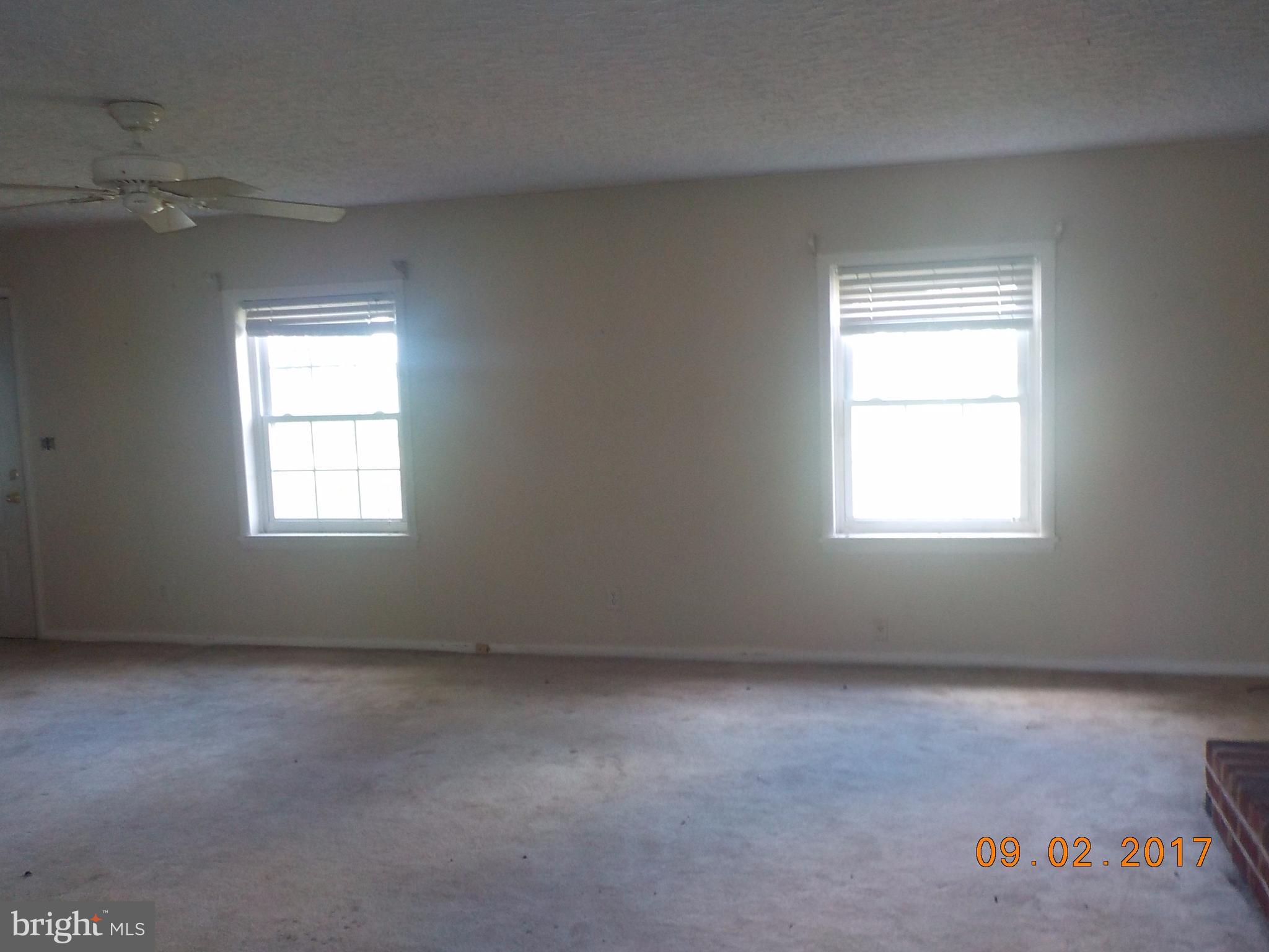 4157 Bestpitch Ferry Road Cambridge, MD 21613 - Photo 3 of 11 Living Room