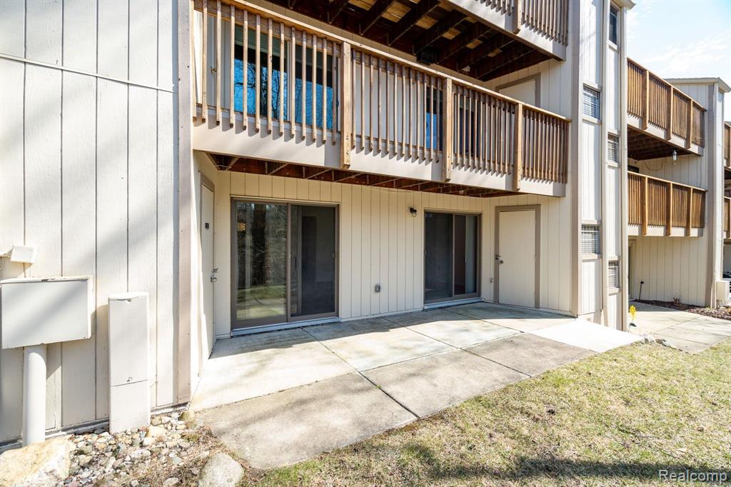 1697 Riverside Drive, Unit 13 Rochester Hills, MI 48309 - Photo 22 of 32