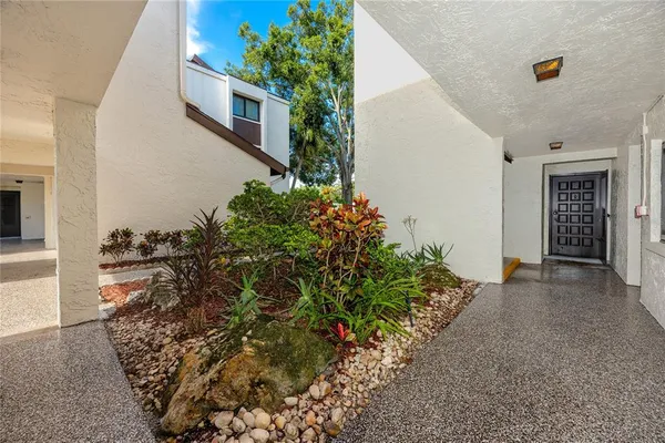 $1,625 | 2207 Belleair Road, Unit B4, Clearwater, FL 33764