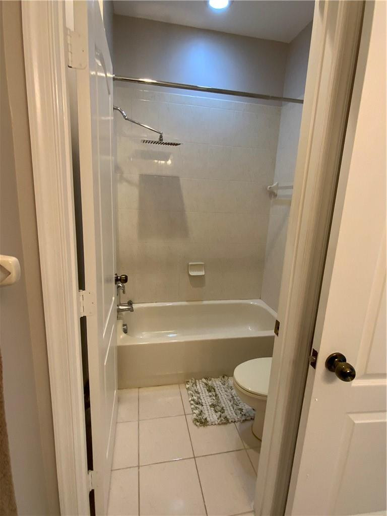 5633 Spanish River Road Fort Pierce, FL 34951 - Photo 18 of 46 2nd floor bathroom