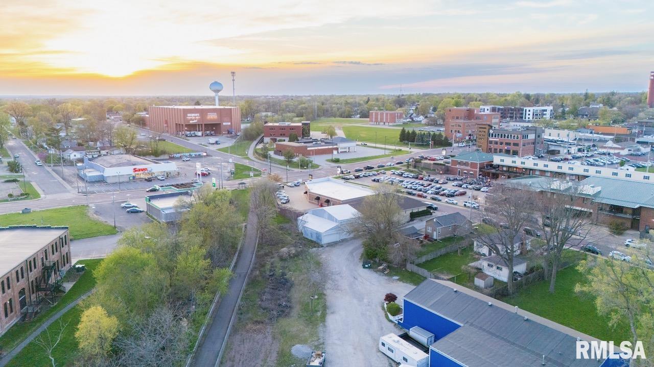 East Moneta Avenue Peoria Heights, IL 61616 - Photo 2 of 15