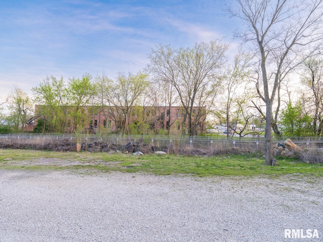 East Moneta Avenue Peoria Heights, IL 61616 - Photo 8 of 15