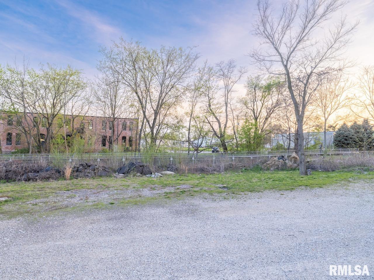 East Moneta Avenue Peoria Heights, IL 61616 - Photo 9 of 15